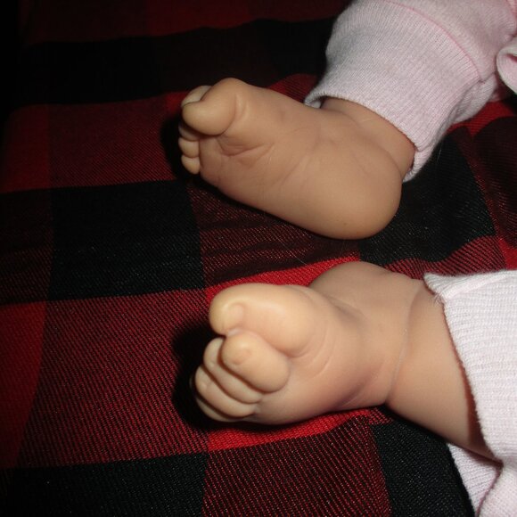 Lee Middleton 1994 life like sleeping doll reborn realistic - Picture 5 of 9